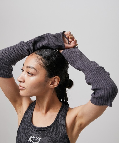 NERGY（ナージー）の「ニットアームガード（手袋・レディース・チャコールグレー/ブルー/オフホワイト・FREE）」の12枚目の写真