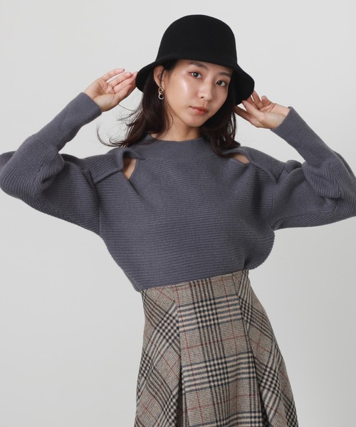 Cheek（チーク）の「スリットあきニットプルオーバー（ニット/セーター・レディース・ブラック/チャコールグレー/ブルー・MEDIUM）」の2枚目の写真