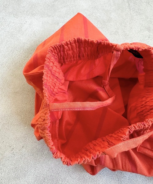 A BOND（アボンド）の「先染めサルエルサロペット(kids/XS～M)（サロペット/オーバーオール・キッズ・ブルー/チャコール/オレンジ・XS/S/M）」の5枚目の写真