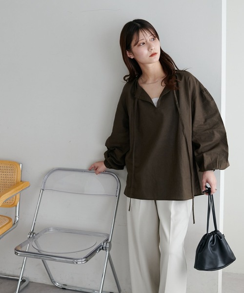 【新品タグ付き】リネンショルダーレーススキッパーブラウス URBAN RESEARCH DOORS（アーバンリサーチドアーズ）の「リネン