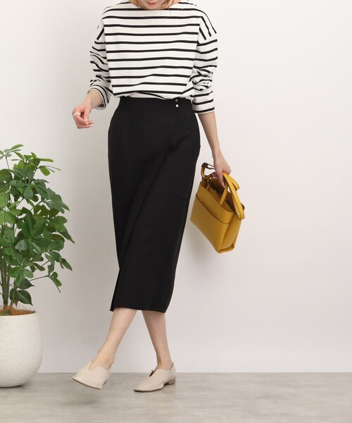 DRESKIP（ドレスキップ）の「◆【幅広いコーデに着回せる！】ラップ風ポケ付ナロ－スカート（スカート・レディース・ブラック/オレンジ/ベージュ・02/03/04）」の2枚目の写真