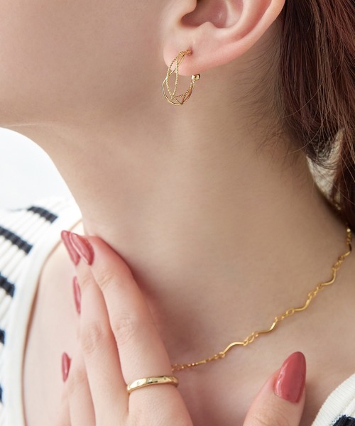 Phoebe(フィービィー)の「【金属アレルギー対応】クロッシングトリニティーラインピアス(ピアス(両耳用)・レディース・ピンクゴールド/イエローゴールド・FREE)」の7枚目の写真