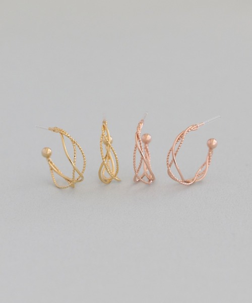 Phoebe(フィービィー)の「【金属アレルギー対応】クロッシングトリニティーラインピアス(ピアス(両耳用)・レディース・ピンクゴールド/イエローゴールド・FREE)」の4枚目の写真