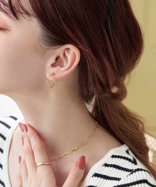 Phoebe(フィービィー)の「【金属アレルギー対応】クロッシングトリニティーラインピアス(ピアス(両耳用)・レディース・ピンクゴールド/イエローゴールド・FREE)」の13枚目の写真