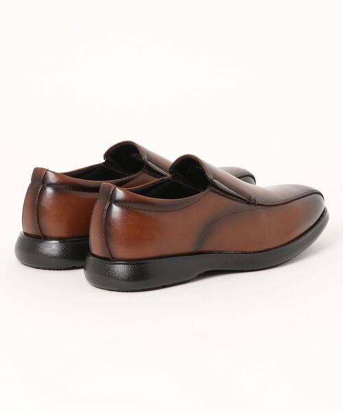 ASBee（アスビー）の「CHARKIES チャーキーズ メンズ 通気底ビジネスシューズ【通気性/軽量/幅広3E】サイドゴア スリッポン ヴァンプ 396502（ドレスシューズ・メンズ・ブラウン/ブラック・25.0cm/26.5cm/25.5cm/27.0cm/28.0cm/24.5cm/26.0cm/27.5cm）」の3枚目の写真