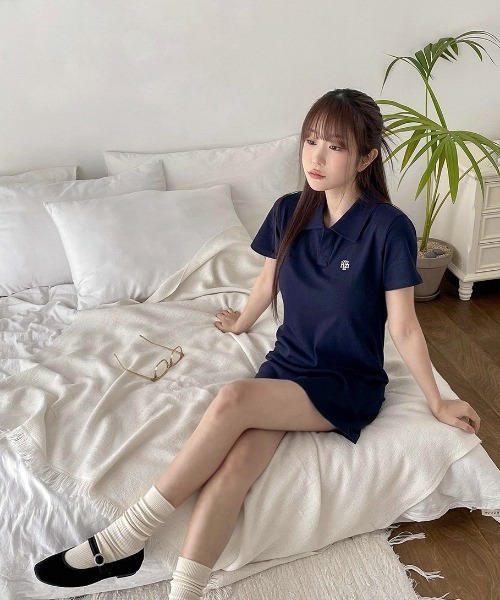 ● MUAHMUAH ● ロゴ・オープンカラー半袖ワンピース A'GEM/9 × .kom『muah muah/ムーアムーア』 LOGO OPEN COLLAR