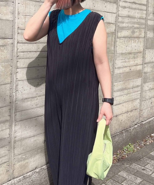 ANAP（アナップ）の「ランダムプリーツオールインワン（つなぎ/オールインワン・レディース・オレンジ/ブルー/ブラック/ベージュ・S/M）」の10枚目の写真