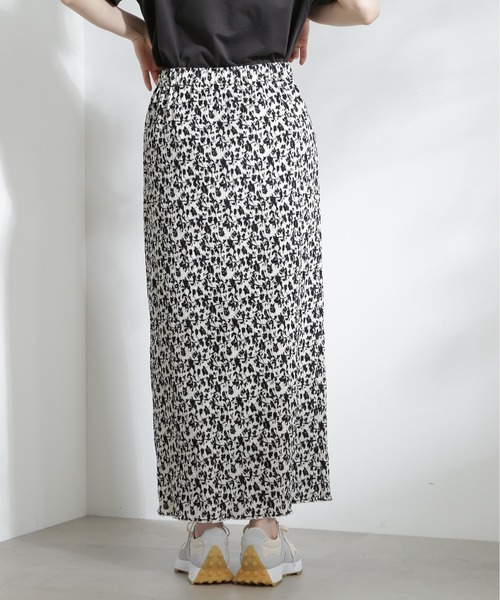 N.(N. Natural Beauty Basic)(エヌエヌナチュラルビューティーベーシック)の「◆花柄ナロープリーツスカート(スカート・レディース・ホワイト系その他/ブラック系その他・MEDIUM)」の21枚目の写真