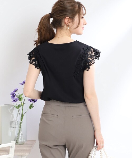 couture brooch（クチュールブローチ）の「◆【あったら嬉しい。華やぎトップス】袖レーストップス（Tシャツ/カットソー・レディース・ブラック/オフホワイト・36/38/40/42）」の13枚目の写真