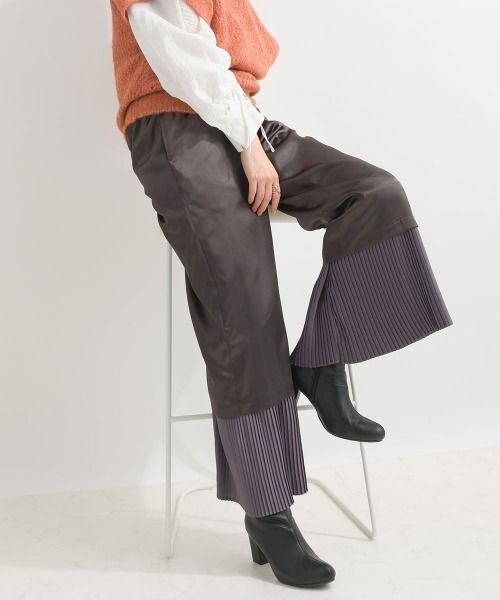 terrace(テラス)の「プリーツヘムサテンパンツ(その他パンツ・レディース・チャコール/ブラック/ブルー・MEDIUM)」の10枚目の写真