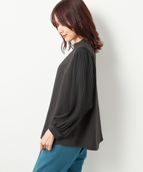 A/C DESIGN BY ALPHA CUBIC(エーシーデザインバイアルファキュービック)の「プリーツスリーブブラウス(シャツ/ブラウス・レディース・ライトグレー/オフホワイト/ブラック・9号/13号/11号)」の11枚目の写真