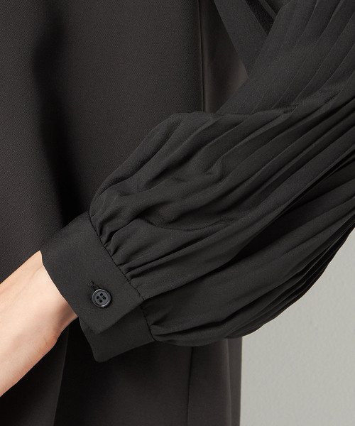 A/C DESIGN BY ALPHA CUBIC(エーシーデザインバイアルファキュービック)の「プリーツスリーブブラウス(シャツ/ブラウス・レディース・ライトグレー/オフホワイト/ブラック・9号/13号/11号)」の15枚目の写真