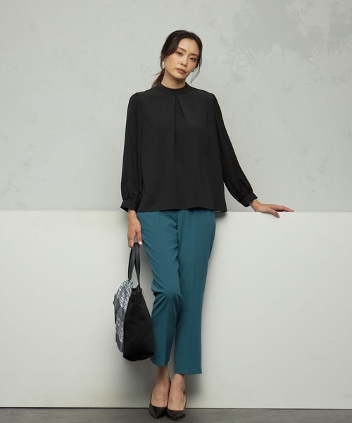 A/C DESIGN BY ALPHA CUBIC(エーシーデザインバイアルファキュービック)の「プリーツスリーブブラウス(シャツ/ブラウス・レディース・ライトグレー/オフホワイト/ブラック・9号/13号/11号)」の8枚目の写真