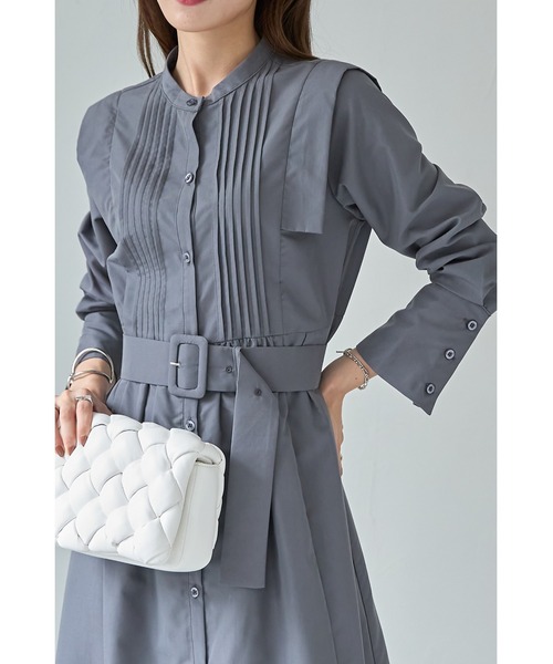 &. NOSTALGIA（アンドドットノスタルジア）の「ベルテッドピンタックシャツワンピース（シャツワンピース・レディース・サックスブルー/チャコールグレー・FREE）」の2枚目の写真