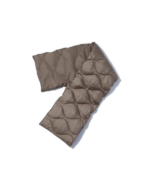 F/CE. （エフシーイー）の「TAION BY F/CE. PACKABLE DOWN SCARF / タイオン By エフシーイー パッカブルダウンスカーフ（マフラー・メンズ・ブラック/ブラウン/セージグリーン/オリーブ/レッド・FREE）」の9枚目の写真