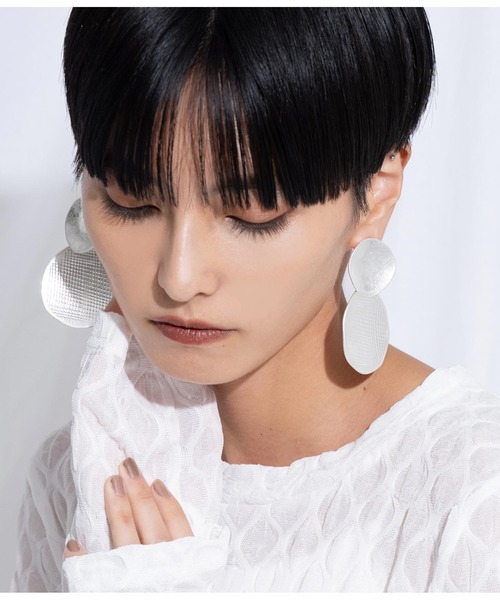 Settimissimo(セッティミッシモ)の「ITALYマットゴールド/シルバー大ぶり丸ピアス(ピアス(両耳用)・レディース・シルバー/ゴールド・FREE)」の4枚目の写真