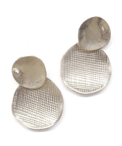 Settimissimo(セッティミッシモ)の「ITALYマットゴールド/シルバー大ぶり丸ピアス(ピアス(両耳用)・レディース・シルバー/ゴールド・FREE)」の14枚目の写真