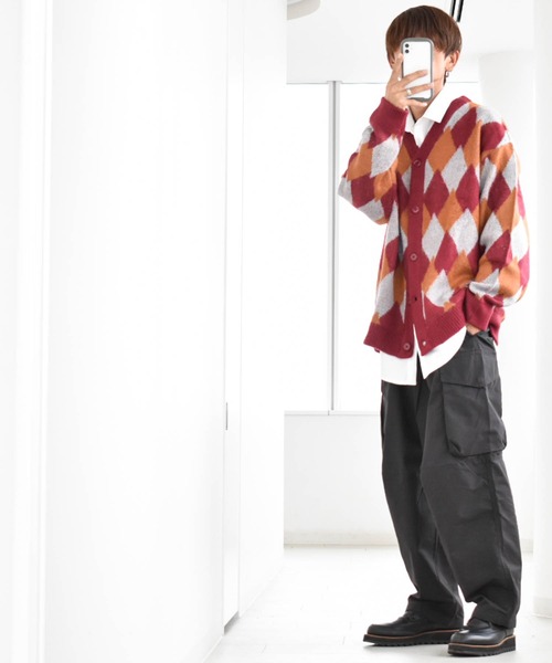 Anytime Songs(エニータイムソングス)の「ジャギー加工ダイヤ柄 バルーンカーディガン(カーディガン/ボレロ・メンズ・ワイン/ブラック/グリーン・MEDIUM/X-LARGE/LARGE)」の13枚目の写真