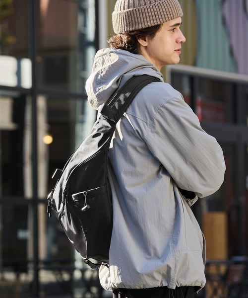 HECT（ヘクト）の「【HECT】Nylon Shoulder Bag / ナイロンワンショルダーバッグ（ショルダーバッグ・メンズ・グレー/ブラック・FREE）」の11枚目の写真