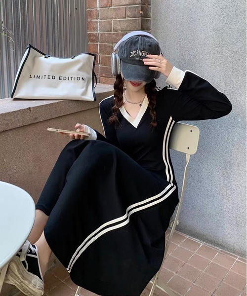 shopnikoniko(ショップニコニコ)の「サイドライン Vネック ロングワンピース 長袖 スポーティー バイカラー(ワンピース・レディース・ブラック・フリー)」の11枚目の写真