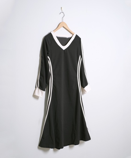 shopnikoniko(ショップニコニコ)の「サイドライン Vネック ロングワンピース 長袖 スポーティー バイカラー(ワンピース・レディース・ブラック・フリー)」の14枚目の写真