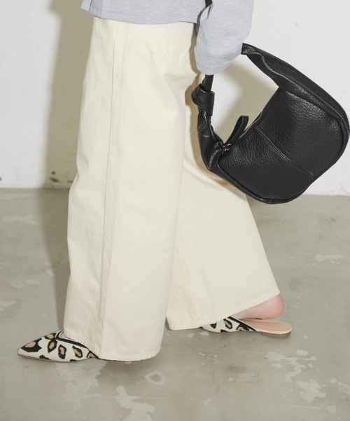 THE YOn（ザヨン）の「ポインテッドトゥ総柄ニットフラット