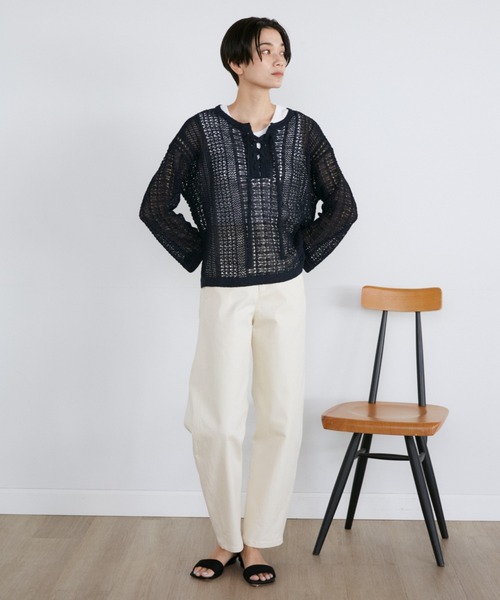 YVON（イヴォン）の「透かし柄キーネックプルオーバー（ニット/セーター・レディース・ブルー/ネイビー・9号）」の7枚目の写真