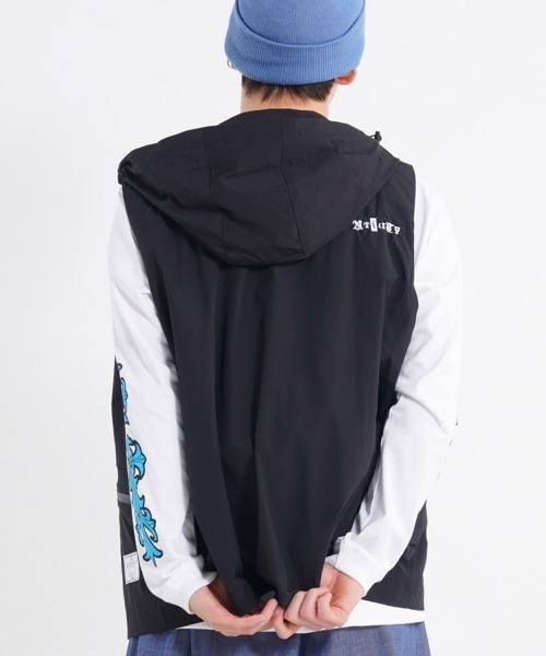 EFFECTEN（エフェクテン）の「mcg3409- Scrap logo hood vest フードベスト（ベスト・メンズ・ブラック・M/L）」の8枚目の写真