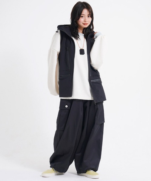 EFFECTEN（エフェクテン）の「mcg3409- Scrap logo hood vest フードベスト（ベスト・メンズ・ブラック・M/L）」の9枚目の写真