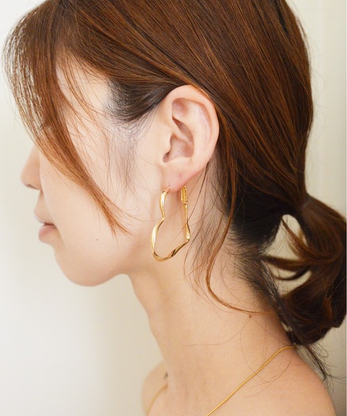 styiro（スタイロ）の「ニッケルフリー ビッグハートフープピアス（ピアス（両耳用）・レディース・シルバー/シルバー系2/ゴールド・FREE）」の7枚目の写真