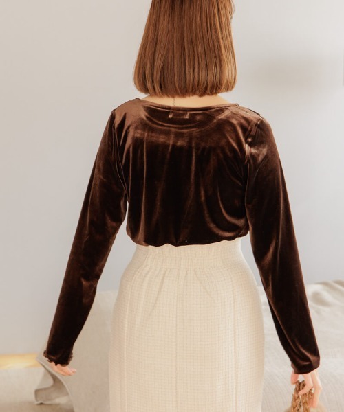 flower(フラワー)の「グロッシーベロアトップ(Tシャツ/カットソー・レディース・アイボリー/ブラウン・FREE)」の15枚目の写真