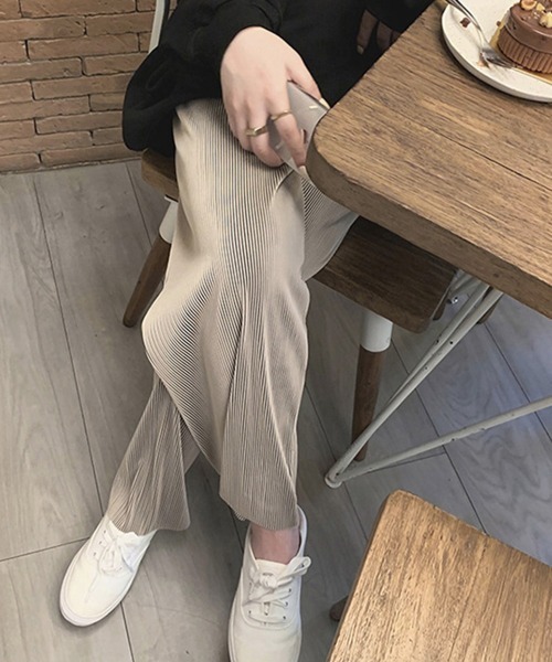 Miniministore(ミニミニストア)の「プリーツパンツ セルフカットワイドパンツ(スラックス・レディース・ブラック/モカ/ベージュ/ネイビー/アイボリー/ダークブルー/ピンク・M/L)」の10枚目の写真