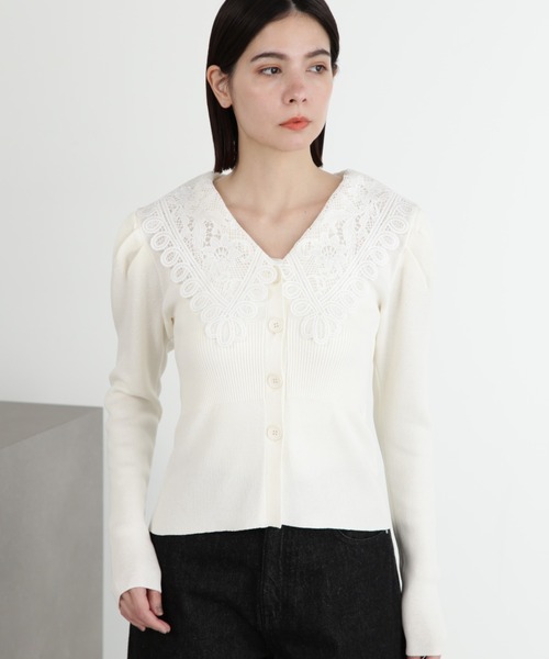 JILL STUART（ジルスチュアート）の「◆レースカラーニットカーディガン（カーディガン/ボレロ・レディース・ホワイト/ブラック/ブルー/グレー・FREE）」の2枚目の写真