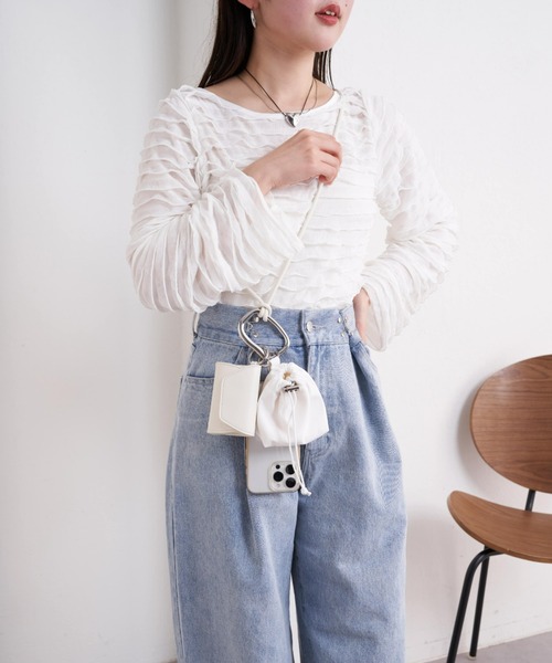 Chico（チコ）の「【2024SS】ナイロンポーチ付スマホショルダー（スマホグッズ・レディース・シルバー/ブラック/アイボリー・FREE）」の9枚目の写真