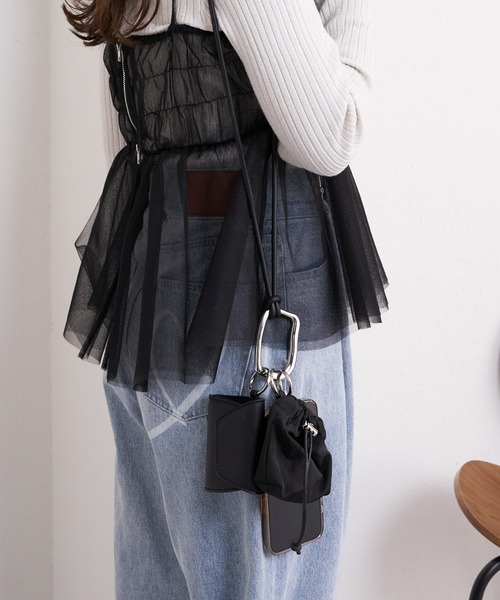 Chico（チコ）の「【2024SS】ナイロンポーチ付スマホショルダー（スマホグッズ・レディース・シルバー/ブラック/アイボリー・FREE）」の4枚目の写真