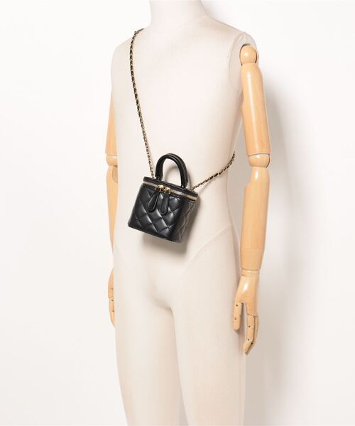 clear(クリア)の「キルティングバニティバッグ≪2024SS≫(ショルダーバッグ・レディース・ブラック/シルバー/オフホワイト・F)」の9枚目の写真