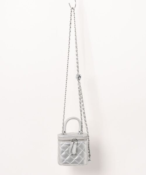 clear(クリア)の「キルティングバニティバッグ≪2024SS≫(ショルダーバッグ・レディース・ブラック/シルバー/オフホワイト・F)」の4枚目の写真