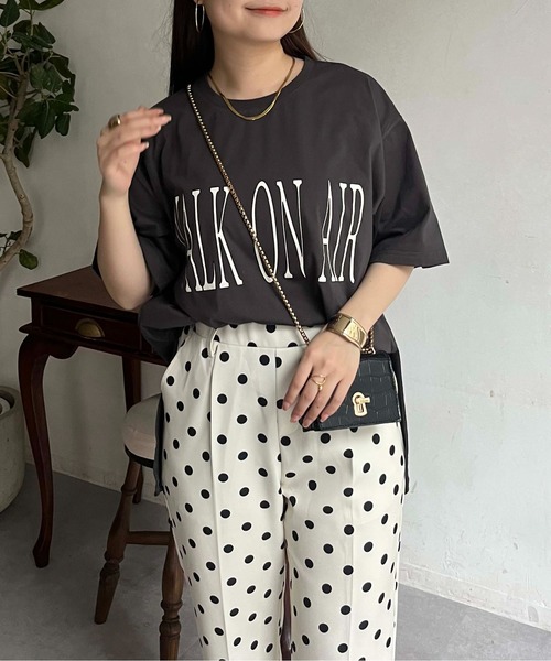 prose verse(プロズヴェール)の「BIGロゴラウンドヘムTシャツ(Tシャツ/カットソー・レディース・グレー/オフホワイト/チャコールグレー・MEDIUM)」の6枚目の写真