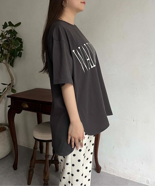 prose verse(プロズヴェール)の「BIGロゴラウンドヘムTシャツ(Tシャツ/カットソー・レディース・グレー/オフホワイト/チャコールグレー・MEDIUM)」の15枚目の写真