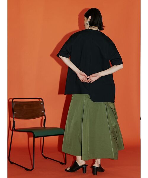 UN3D.（アンスリード）の「カーブスリットTシャツ（Tシャツ/カットソー・レディース・ブラック/ホワイト・38/36）」の19枚目の写真