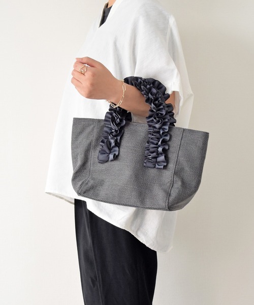 T・S・L(ティーエスエル)の「【T.S.L】ハンドルフリルトートバッグ(846646)(トートバッグ・レディース・ダークグレー/ベージュ/ブルー・ALL)」の2枚目の写真