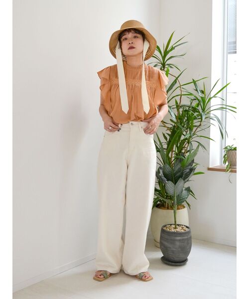 Ungrid（アングリッド）の「コットンノースリフリルブラウス（シャツ/ブラウス・レディース・ブラック/オフホワイト/オレンジ・FREE）」の4枚目の写真