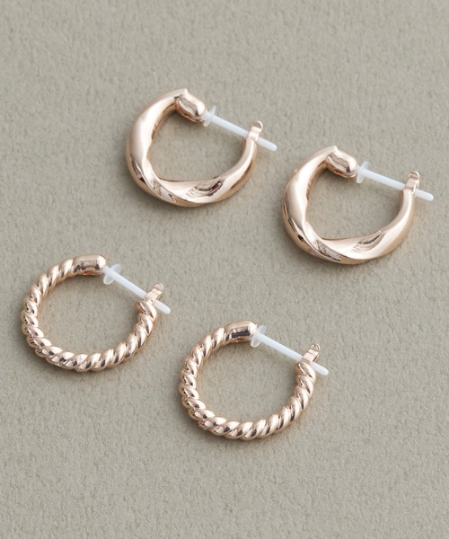 Phoebe(フィービィー)の「【金属アレルギー対応】ウェーブフープセラミックピアス シャンパンゴールド(ピアス(両耳用)・レディース・シャンパン・FREE)」の7枚目の写真