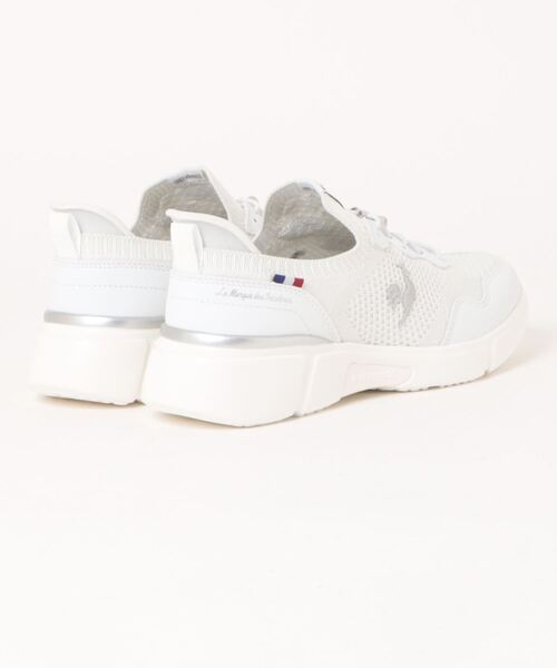 le coq sportif（ルコックスポルティフ）の「le coq sportif ルコックスポルティフ LCS LOIR【手を使わずさっと履ける/撥水/軽量/幅広3E】レディーススニーカー(LCSロワール)（スニーカー・レディース・ブラック/ホワイト・22.5cm/23.5cm/24.5cm/23.0cm/24.0cm/25.0cm）」の3枚目の写真