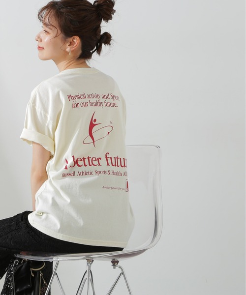 Russell Athletic（ラッセルアスレティック）の「◆【RUSSELL ATHLETIC】Graphic Tシャツ（Tシャツ/カットソー・レディース・ライトイエロー/オフホワイト/オレンジ・MEDIUM）」の2枚目の写真