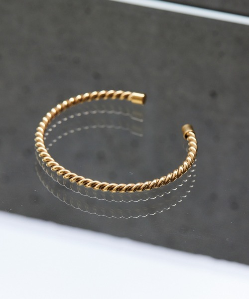 ear PAPILLONNER（イアパピヨネ）の「《金属アレルギー/ステンレス》ツイストバングル（バングル/リストバンド・レディース・シルバー/ゴールド・FREE）」の12枚目の写真