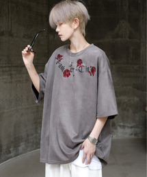 EFFECTION（エフェクション）の「【neos】ルーズシルエット フェイクスウェード 薔薇 ローズ 刺繍 ロゴ ハーフスリーブ Tシャツ（Tシャツ/カットソー）」