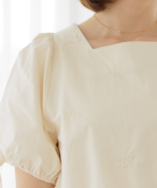 flower(フラワー)の「リボンエンブロイダリーブラウス(シャツ/ブラウス・レディース・アイボリー/ブルー・FREE)」の8枚目の写真