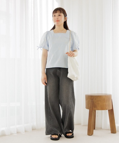 flower(フラワー)の「リボンエンブロイダリーブラウス(シャツ/ブラウス・レディース・アイボリー/ブルー・FREE)」の12枚目の写真