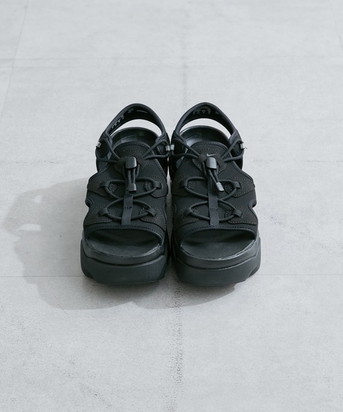 NIKE(ナイキ)の「【NIKE/WEB限定】 WMNS AIR MAX KOKO SANDAL(サンダル・レディース・ブラック・24cm/23cm)」の3枚目の写真